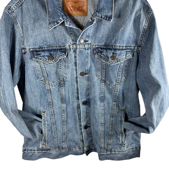 Levi’s Blue Wash Trucker Denim Jacket - Picture 6 of 8